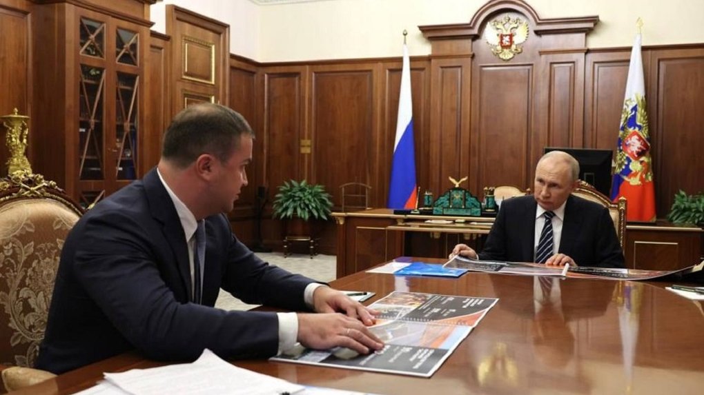 Президент России Владимир Путин похвалил за работу временно исполняющего обязанности губернатора Омской