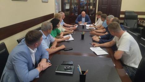 Сергей Шелест держит на личном контроле ситуацию после прошедшего в Омске урагана