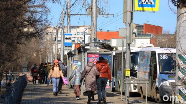 В Омске частный перевозчик отказался от обслуживания двух популярных маршрутов
