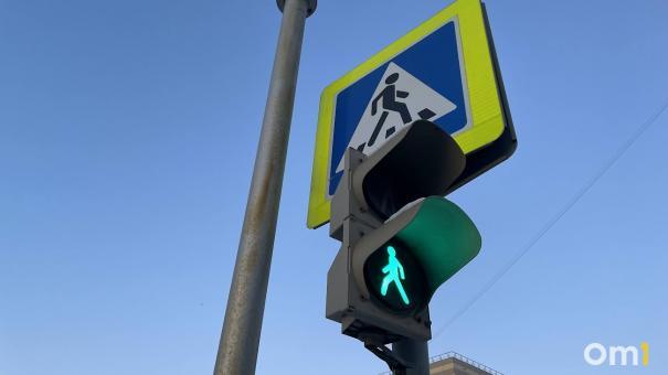 Сократить пробки на Левом берегу хотят с помощью нового светофора