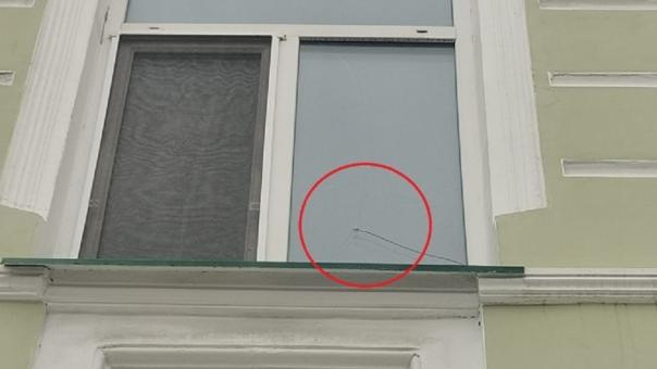 В Омске неизвестные стреляли по арт-центру на улице Ленина