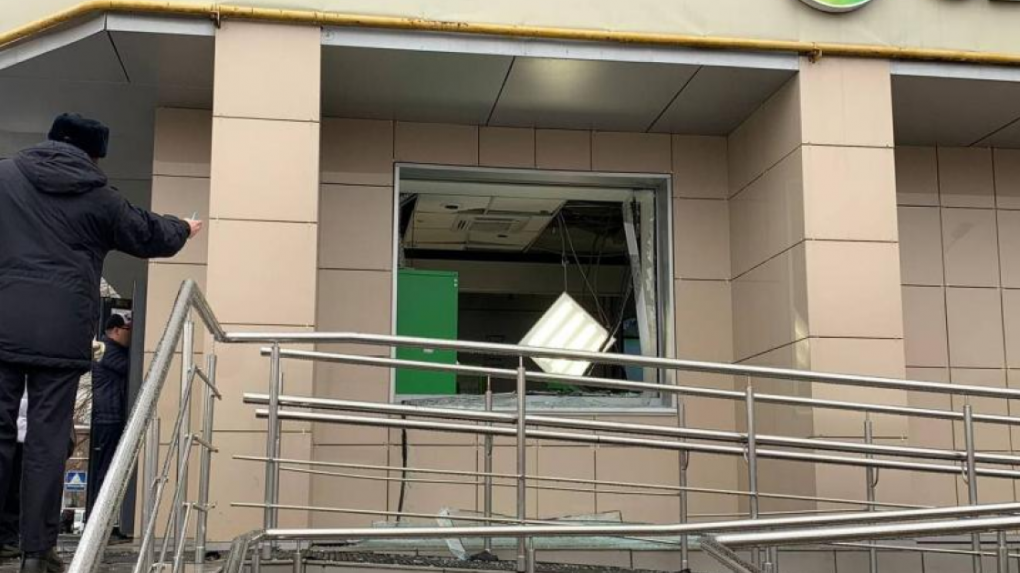 Появилось видео подрыва банкомата Сбербанка в Омске