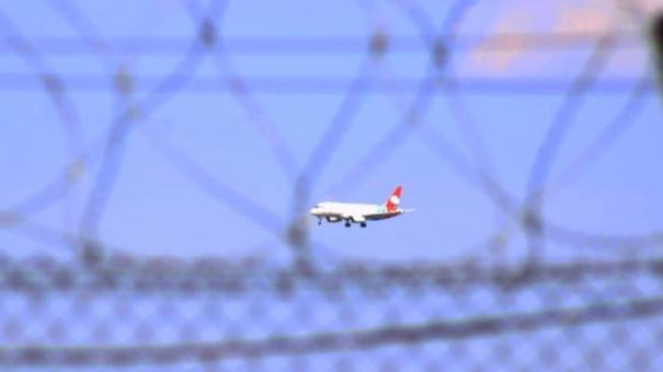 Пилот A320 под Новосибирском нарушил правила: посадка в поле стоила карьеры