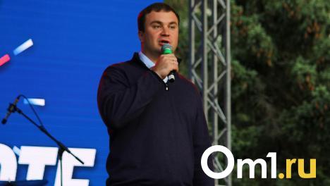 Губернатор Омской области поздравил омичей с Днём матери