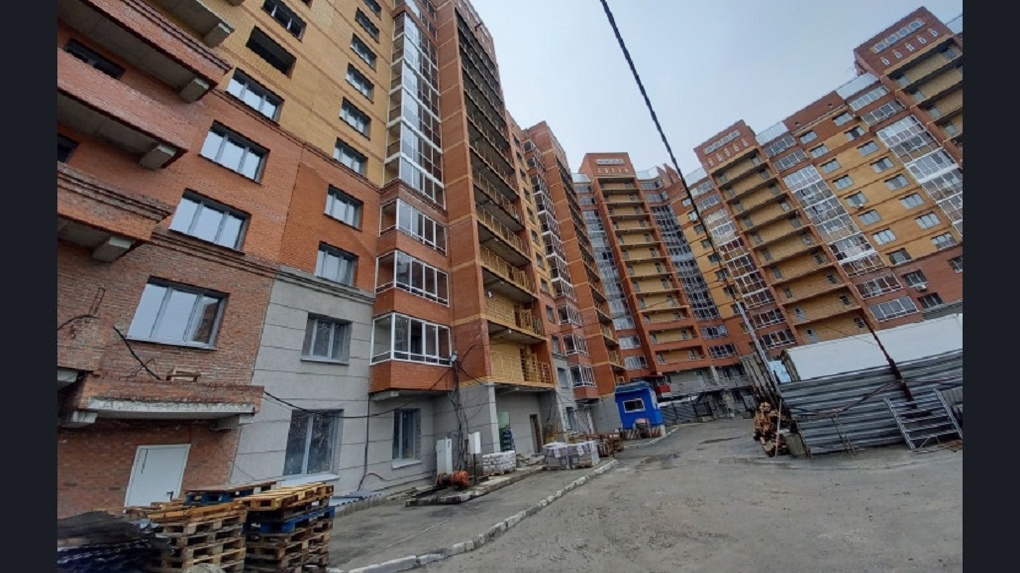 В Новосибирске 154 дольщика получат квартиры после завершения долгостроя на улице Есенина