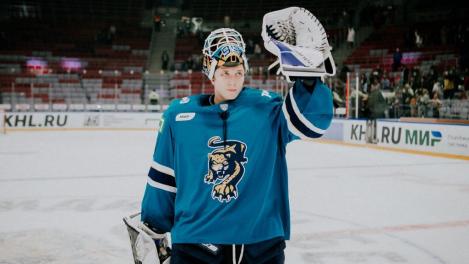 Маленький «ястреб»: у вратаря омского «Авангарда» Бердина родился сын