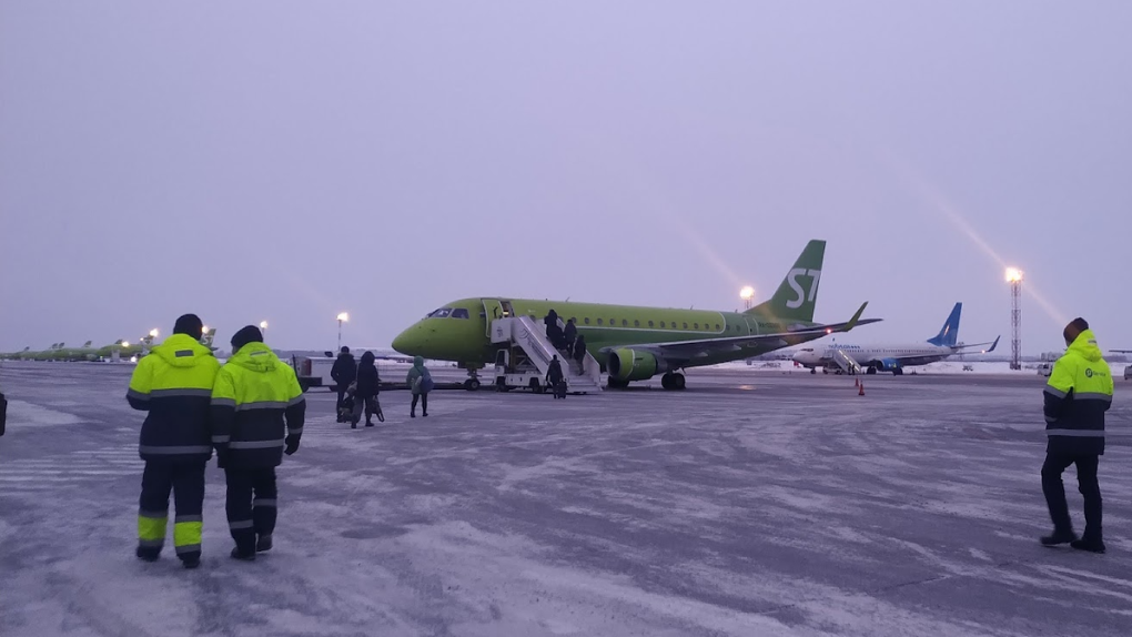 В новосибирском аэропорту Толмачёво экстренно приземлился самолёт
