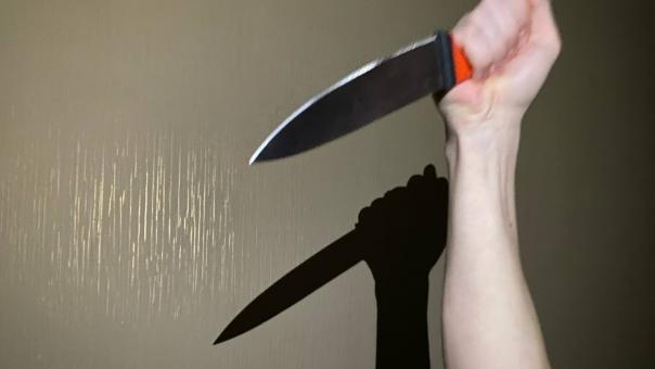 Гуляющий по улицам мужчина с ножом напугал жителей Новосибирска