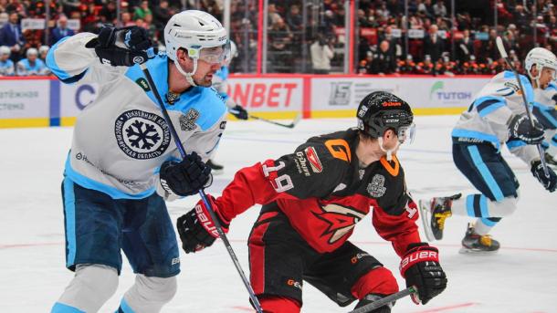 Болельщик ХК «Сибирь» сел на 10 суток за банку пива в Новосибирске