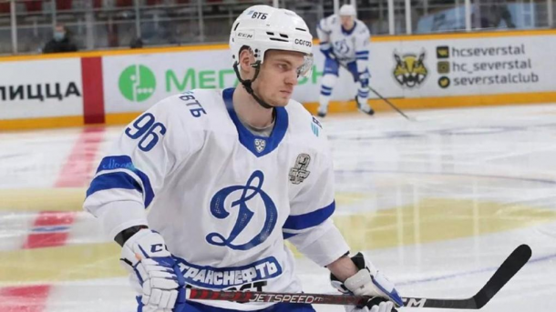 Омский «Авангард» останется без нападающего из «Динамо» Дмитрия Рашевского