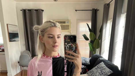 Порноактриса из Омска Ева Эльфи стала лучшей артисткой года