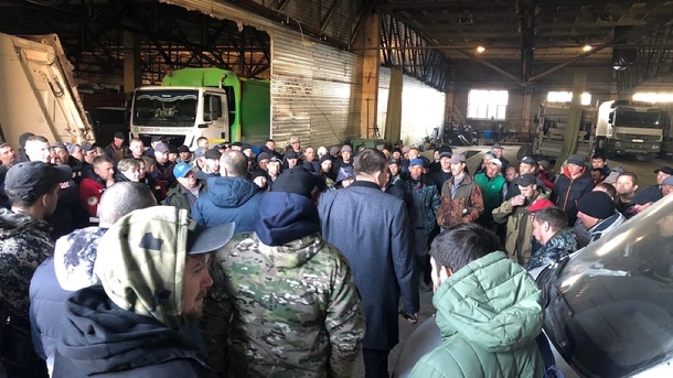 Водители мусоровозов устроили массовую забастовку в Новосибирске. ФОТО