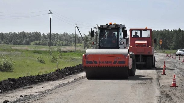 Виталий Хоценко проверил, как ремонтируют дорогу в Таврическом районе