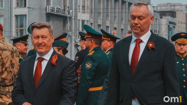Мэр Новосибирска Анатолий Локоть потребовал извинений от компаний за портрет бойца СВО на куче мусора
