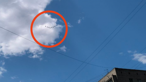 Колонну истребителей заметили над Новосибирском. ФОТО