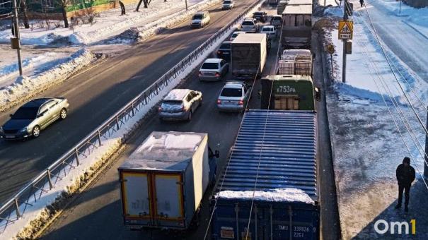 Утренние пробки в Омске набрали 8 баллов