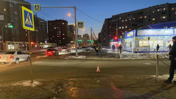 Самокатчик травмировал 13-летнего мальчика в Новосибирске