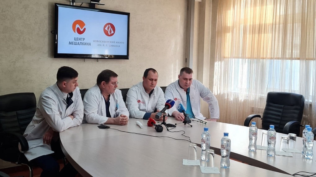 В Новосибирске хирурги спасли девушку с металлическим винтом около сердца
