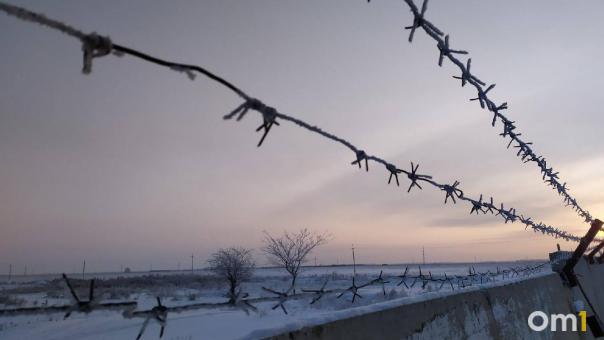 Воспользовался окном: в Омске задержали квартирного вора