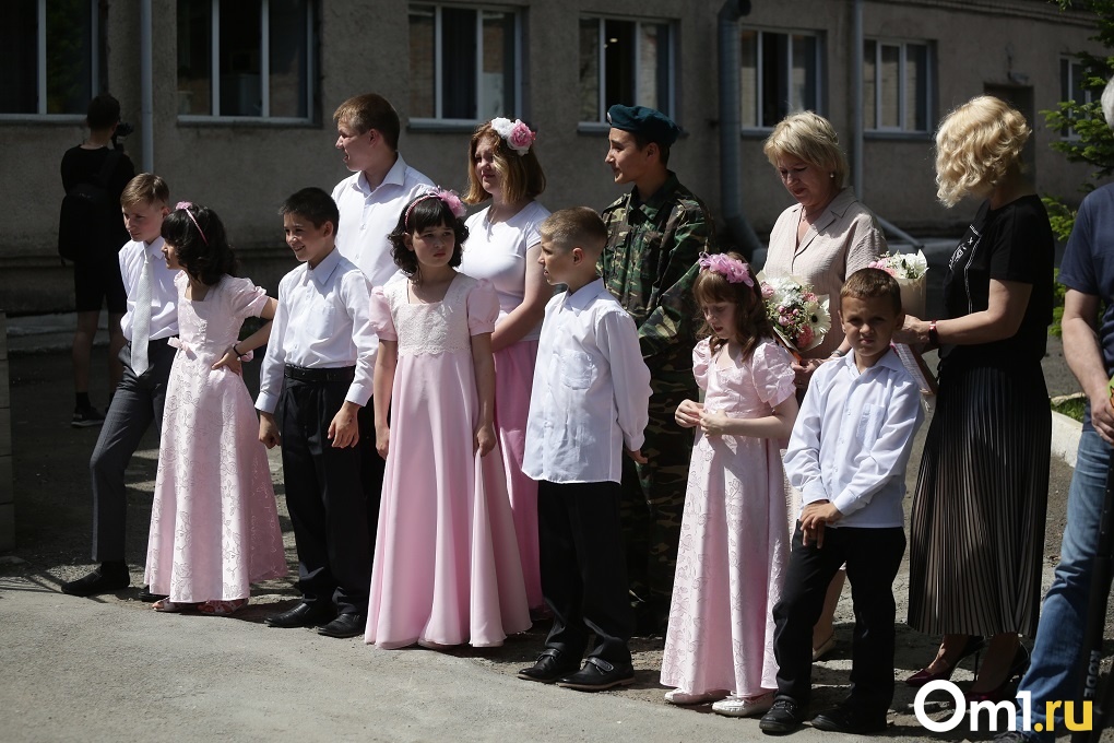 Школа 40 новосибирск. Зина 9 детей Новосибирск.