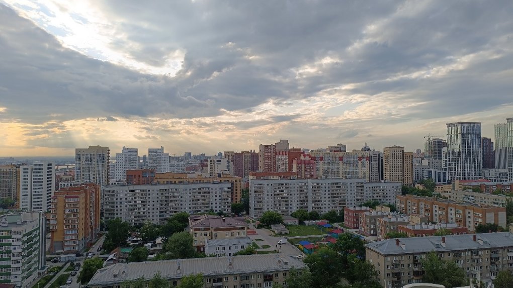 Высокое содержание фенола, пыли и углерода зафиксировали в воздухе Новосибирска