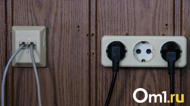 В Омске массово отключают электроэнергию: разбираемся, что происходит