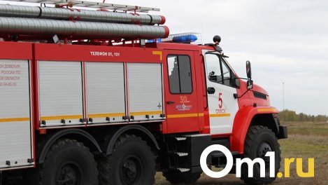 Омичи сообщают о хлопке и столбе чёрного дыма в Нефтяниках