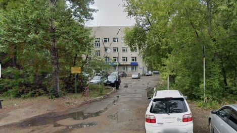 В Омске за 54 миллиона рублей продают здание поликлиники, которое принадлежало Нателе Полежаевой