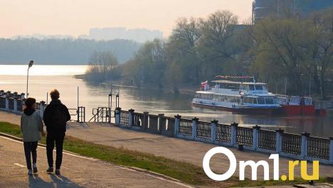 Омичи не дождутся прогулочных теплоходов на бабье лето
