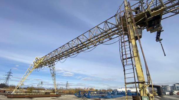 После несчастного случая на новосибирском заводе опечатали 48 кранов