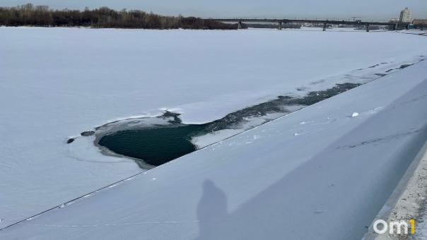 В Омской области из-за потепления закрыли три ледовые переправы