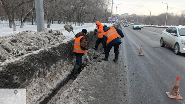 За омскими дорогами начали следить в межсезонном режиме