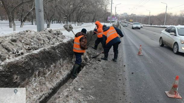 За омскими дорогами начали следить в межсезонном режиме