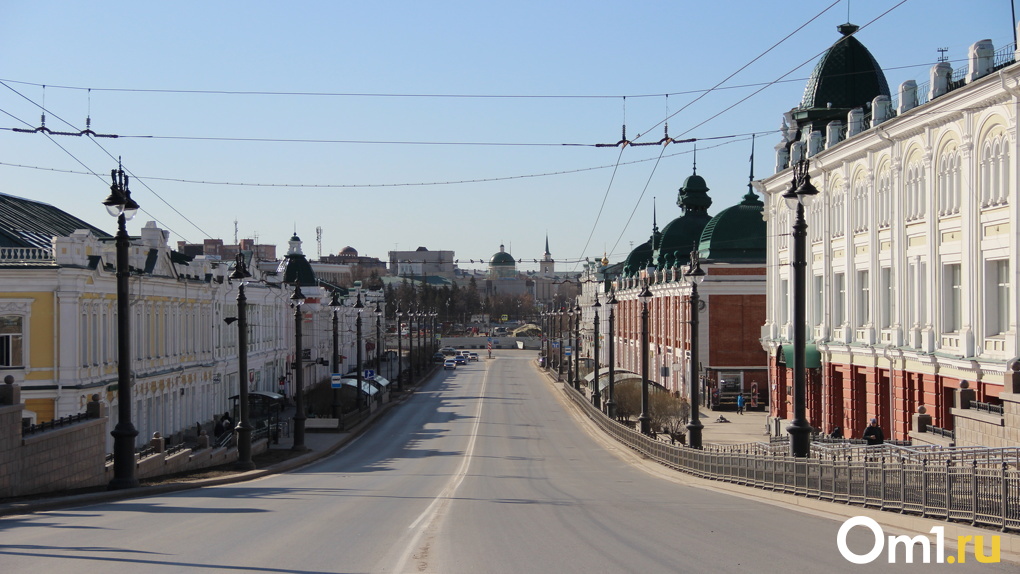 В Омске треснула гранитная стена неподалеку от памятника Любочке