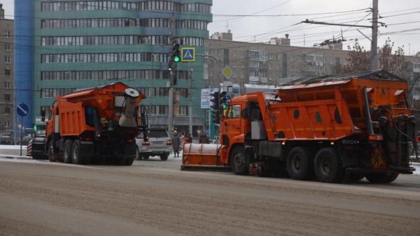 На уборку 16 улиц Новосибирска вышли 206 единиц техники