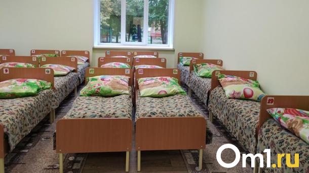 Стало известно, в каких омских садиках детей можно оставить на ночь