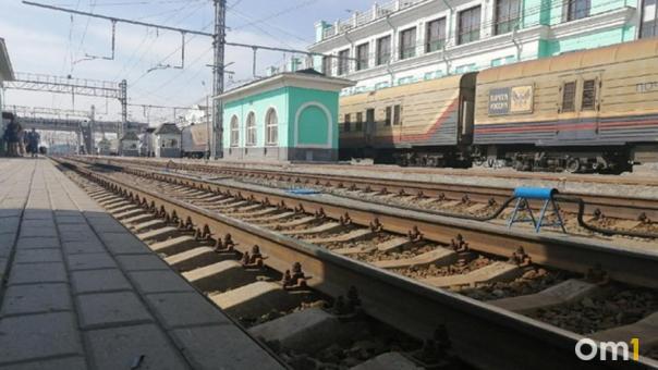 Под Омском закрывают железнодорожный переезд. Что случилось?