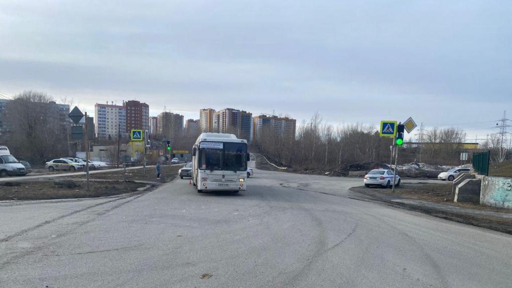 Автобус №13 сбил 80-летнюю бабушку в Новосибирске