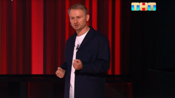 В Comedy Club комик пошутил про собак в новосибирском парке