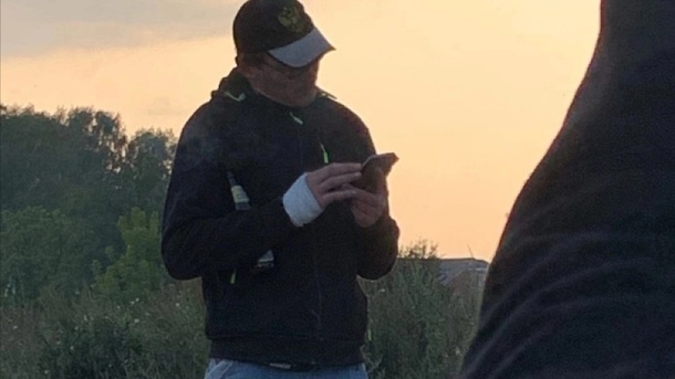 В Толмачёво Новосибирской области мужчина бегал за девочкой, чтобы показать «джун-джун»