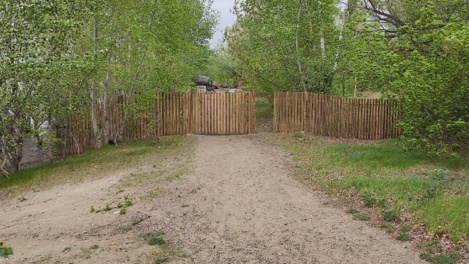 «Забор не препятствие». Парк «Зелёный остров» останется доступен для омичей во время благоустройства