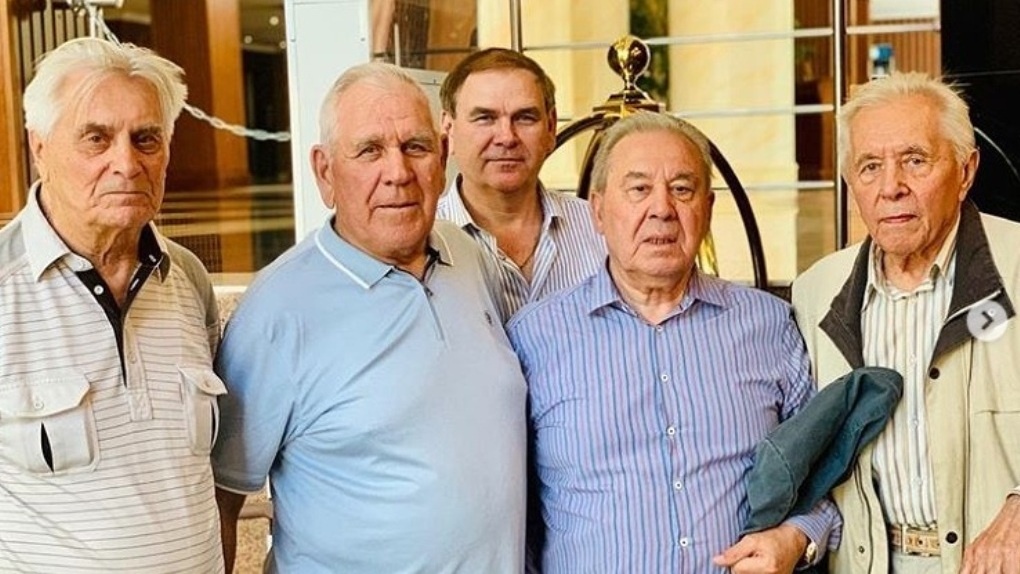 Экс-губернатор Полежаев опубликовал в Instagram фото с друзьями на отдыхе
