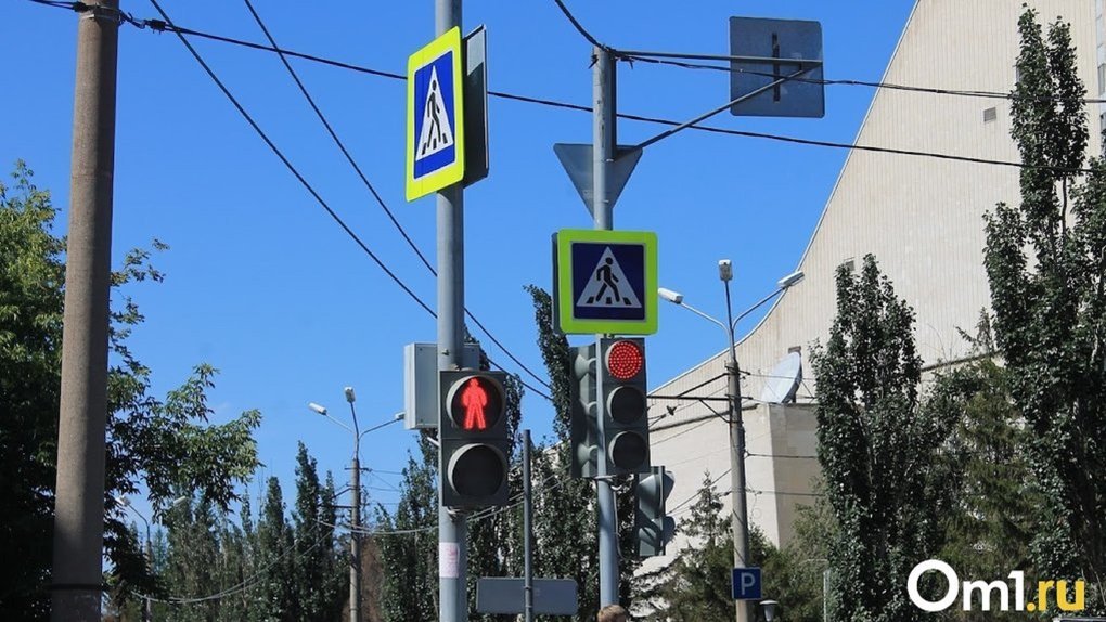 На улицах Омска установят восемь новых светофоров