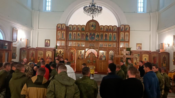 Массовое крещение мобилизованных провели в новосибирском Академгородке