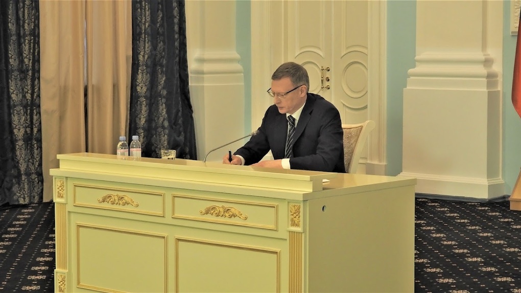 Губернатор Омской области Бурков анонсировал повышение зарплат бюджетников