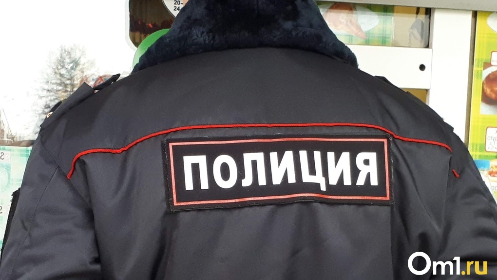 В Омске оцепили два торговых центра. Там искали бомбы