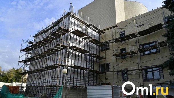 Хоценко выразил своё недовольство по поводу ремонта омского ТЮЗа