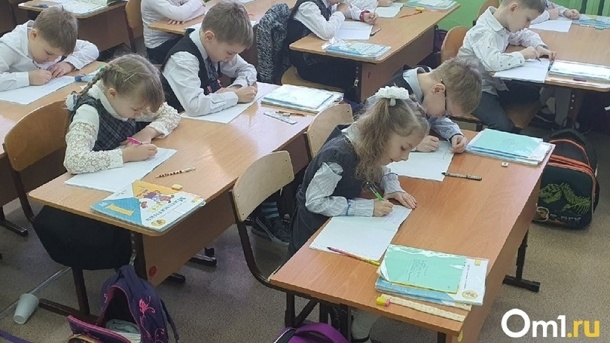 Школа начнёт воспитывать детей? Заявление губернатора Новосибирской области Андрея Травникова