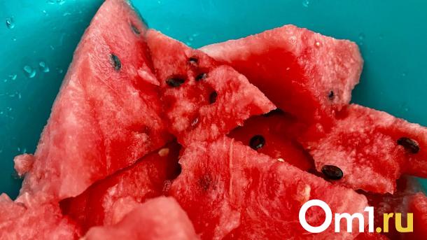 В Омской области зафиксировано раннее поступление арбузов: откуда их везут?