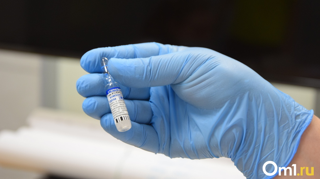 За отказ от прививки новосибирцев начнут отстранять от работы